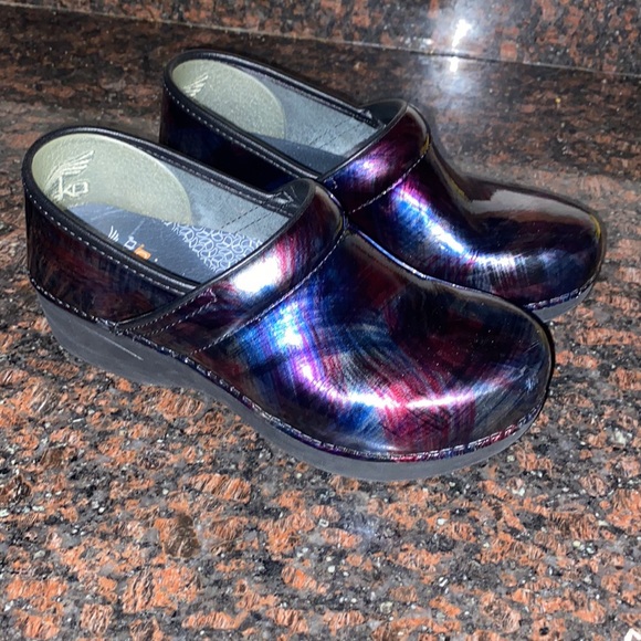 Dansko XP 2.0 Color Sweep Clogs - Picture 2 of 3